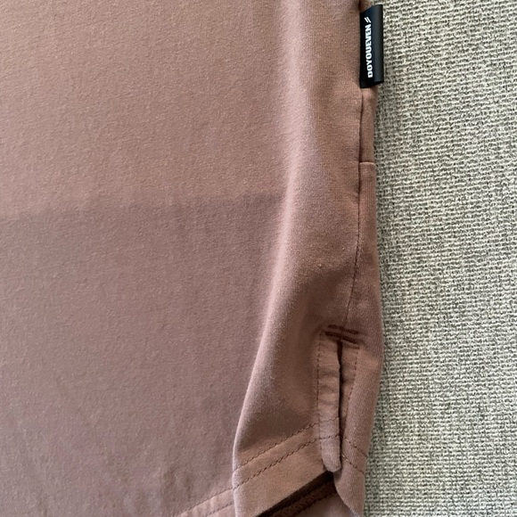 DOYOUEVEN Mark Drop Tee in Light Brown Size Small - Picture 3 of 8